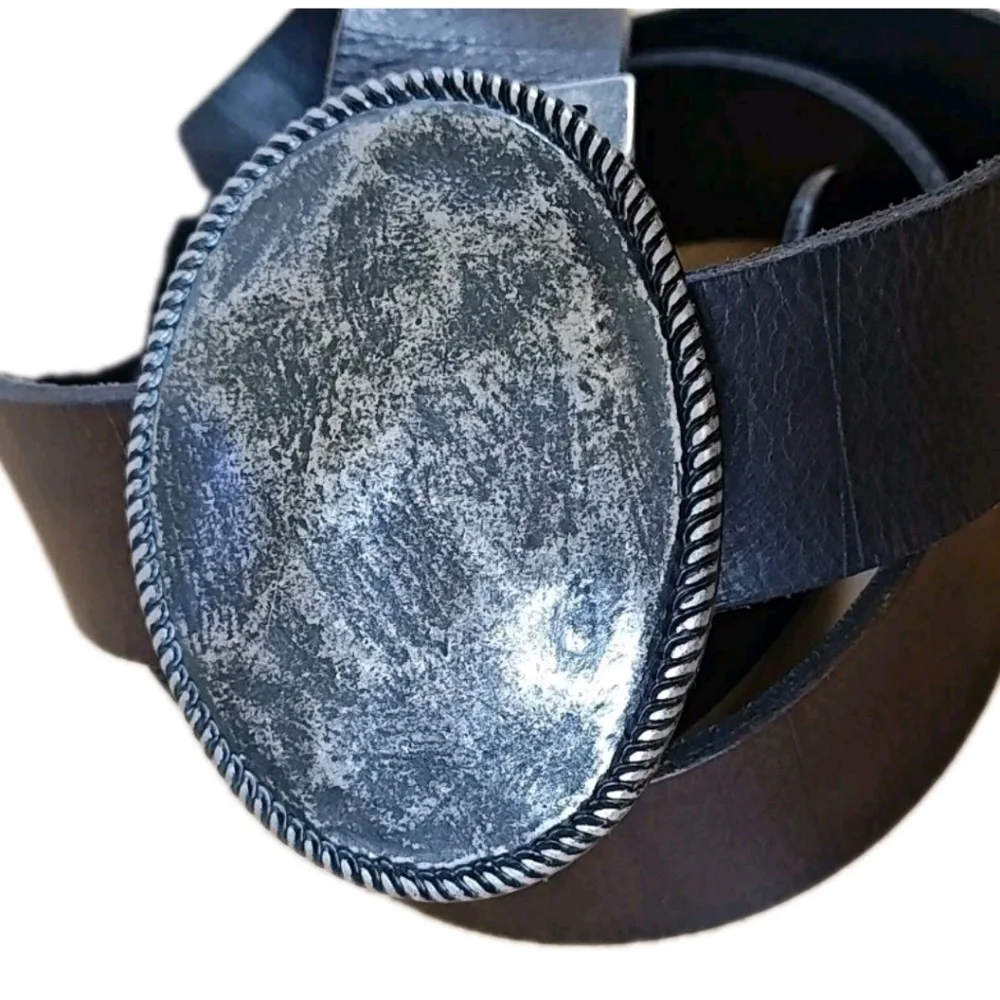 Vintage England Express Black Leather Belt Sz 40 Hammered Gunmetal Oval Buckle